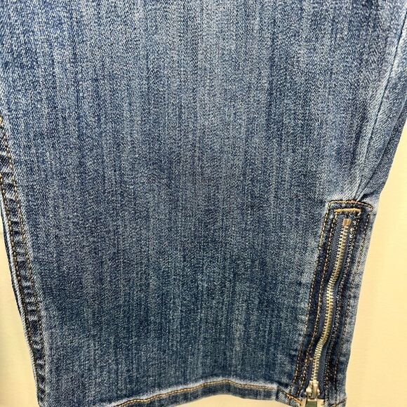 PENNINGTON’S Curvy Fit, Straight-Leg Blue Denim Capri - In Every Story Size 14 - Picture 6 of 12